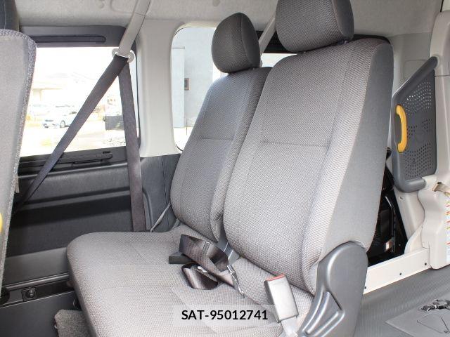 Toyota HIACE VAN 2022-02 8746413-11