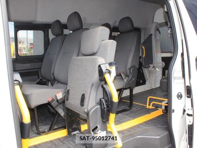 Toyota HIACE VAN 2022-02 8746413-13