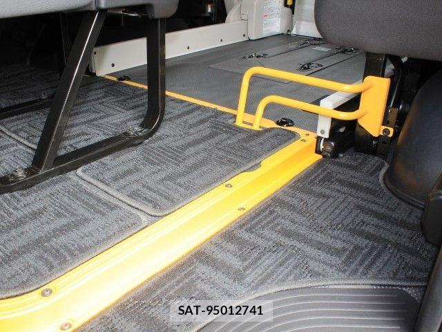 Toyota HIACE VAN 2022-02 8746413-19