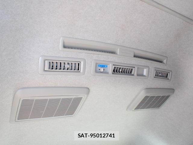 Toyota HIACE VAN 2022-02 8746413-20