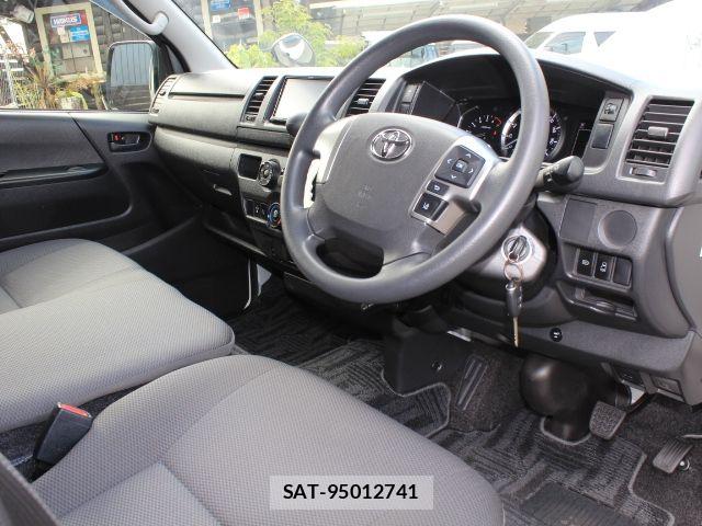 Toyota HIACE VAN 2022-02 8746413-21
