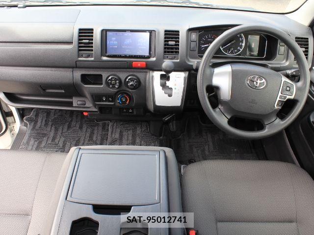 Toyota HIACE VAN 2022-02 8746413-22