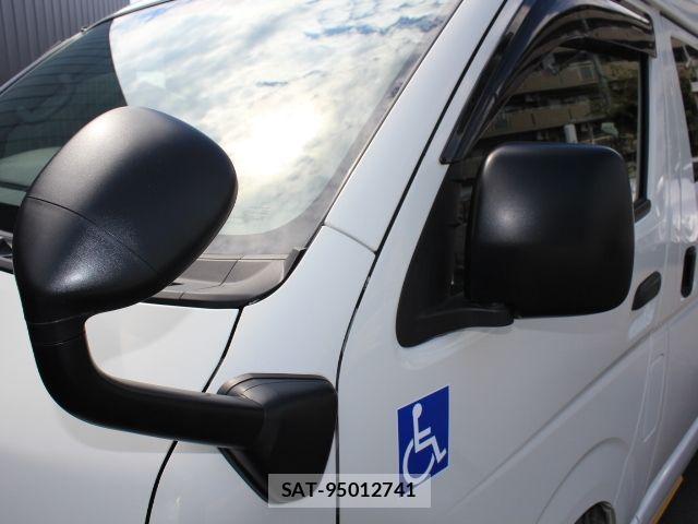Toyota HIACE VAN 2022-02 8746413-25