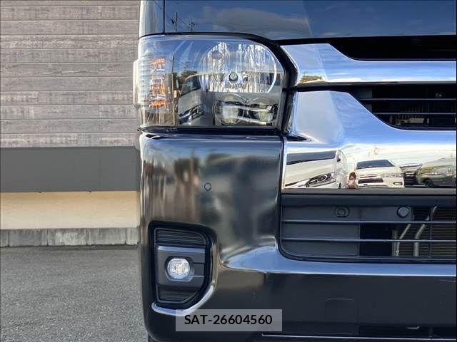 Toyota HIACE VAN 2022-10 8746412-9