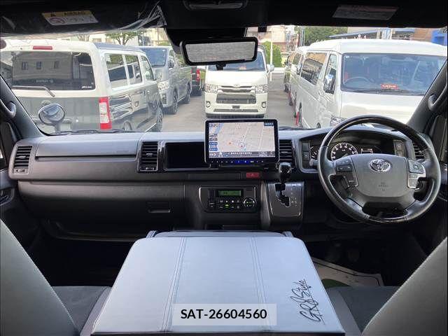 Toyota HIACE VAN 2022-10 8746412-3