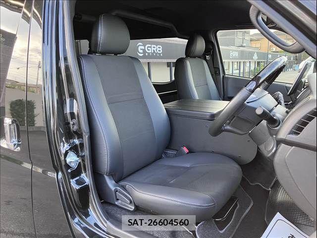 Toyota HIACE VAN 2022-10 8746412-6