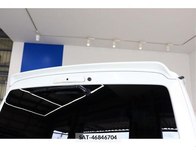 Toyota HIACE VAN 2022-01 8746407-17