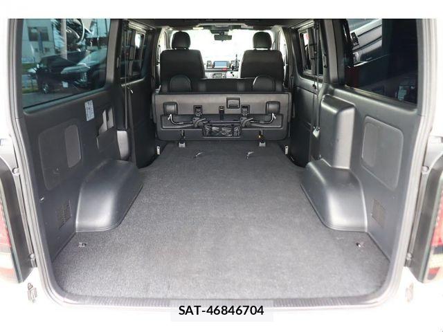 Toyota HIACE VAN 2022-01 8746407-5
