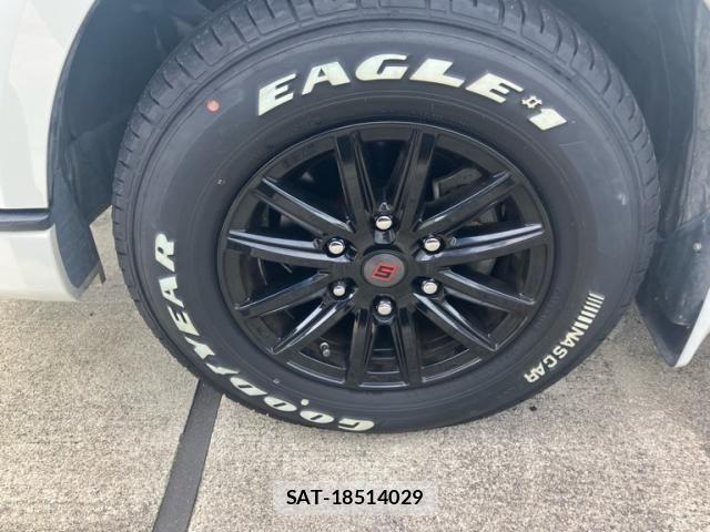 Toyota HIACE VAN 2021-01 8746425-12