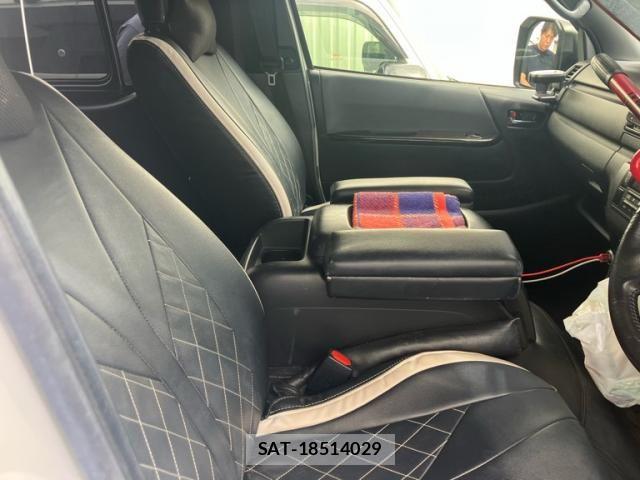 Toyota HIACE VAN 2021-01 8746425-18