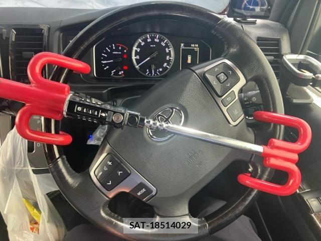 Toyota HIACE VAN 2021-01 8746425-22