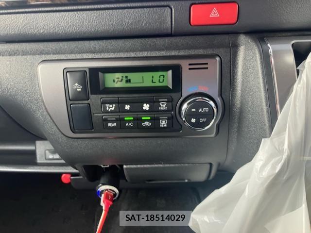 Toyota HIACE VAN 2021-01 8746425-26