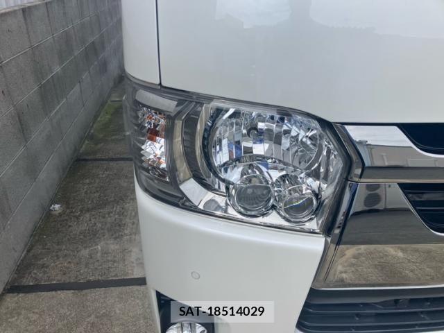 Toyota HIACE VAN 2021-01 8746425-2