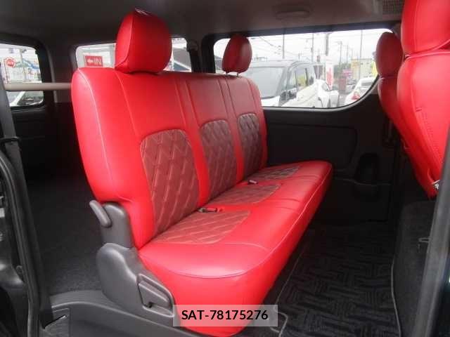Toyota HIACE VAN 2017-08 8746421-12