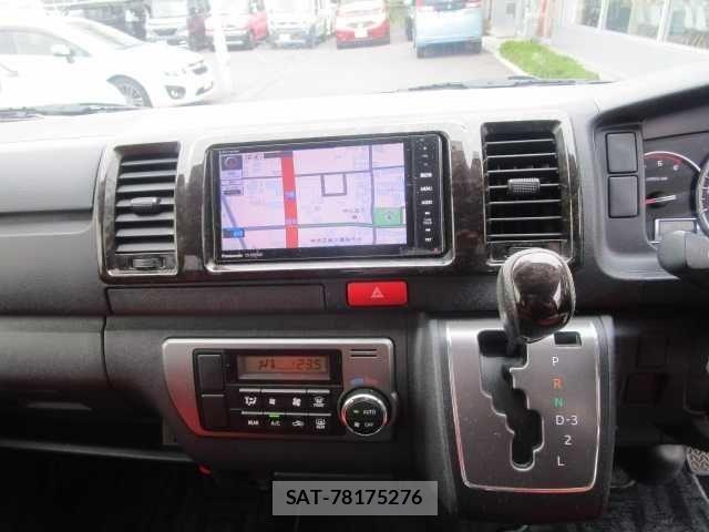 Toyota HIACE VAN 2017-08 8746421-16