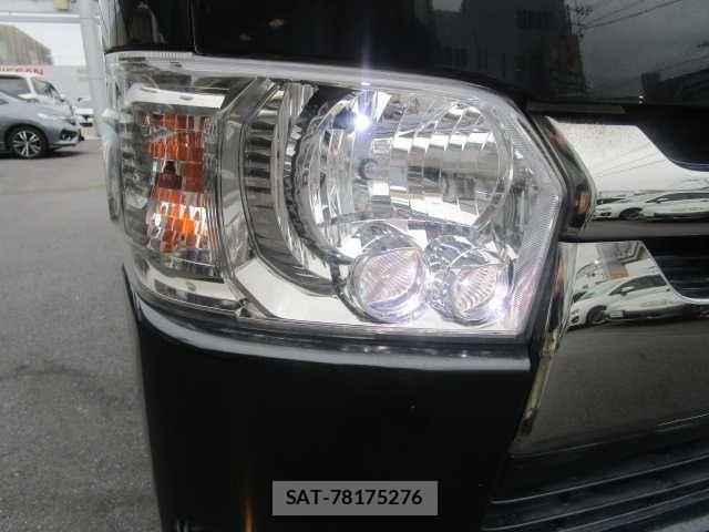 Toyota HIACE VAN 2017-08 8746421-24