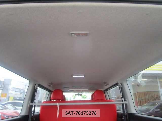 Toyota HIACE VAN 2017-08 8746421-28