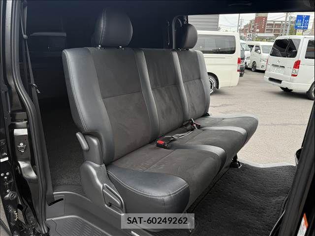 Toyota HIACE VAN 2022-02 8746418-9