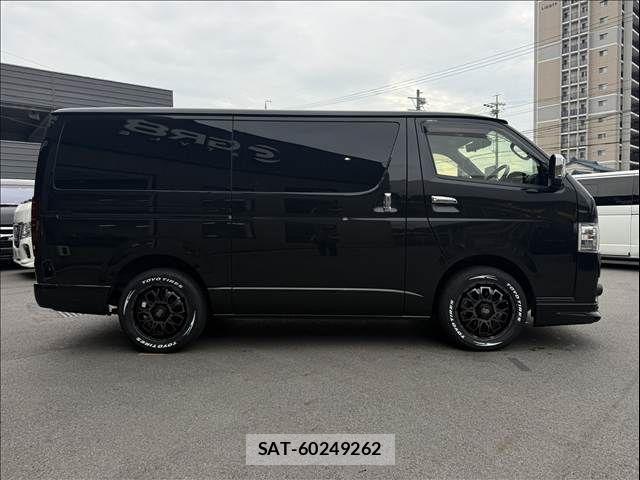Toyota HIACE VAN 2022-02 8746418-12