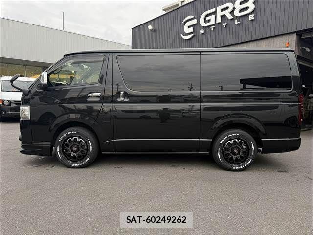 Toyota HIACE VAN 2022-02 8746418-13