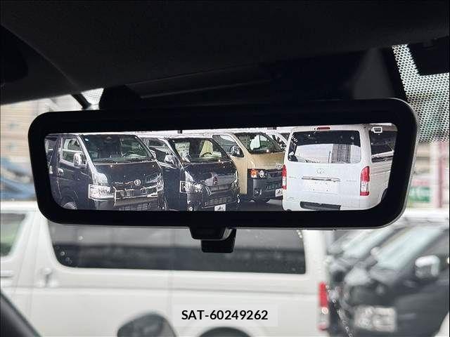 Toyota HIACE VAN 2022-02 8746418-16