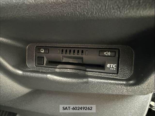 Toyota HIACE VAN 2022-02 8746418-18