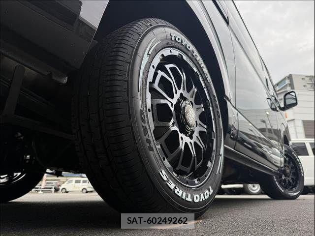 Toyota HIACE VAN 2022-02 8746418-21