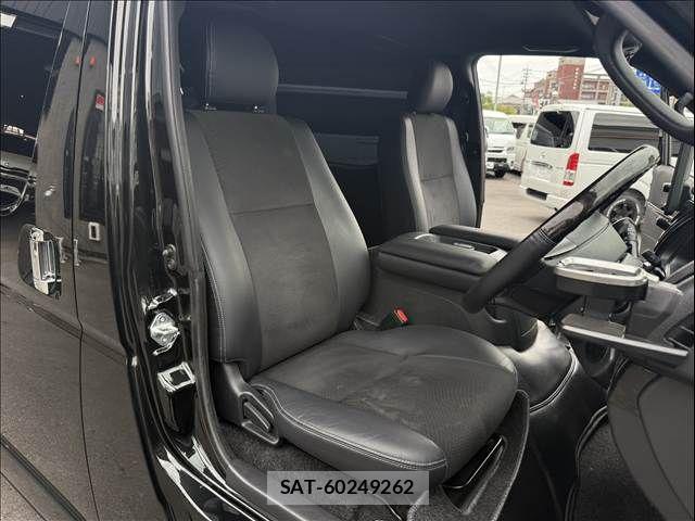 Toyota HIACE VAN 2022-02 8746418-8