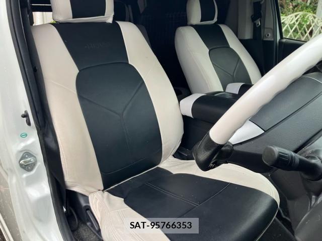Toyota HIACE VAN 2014-03 8782407-12