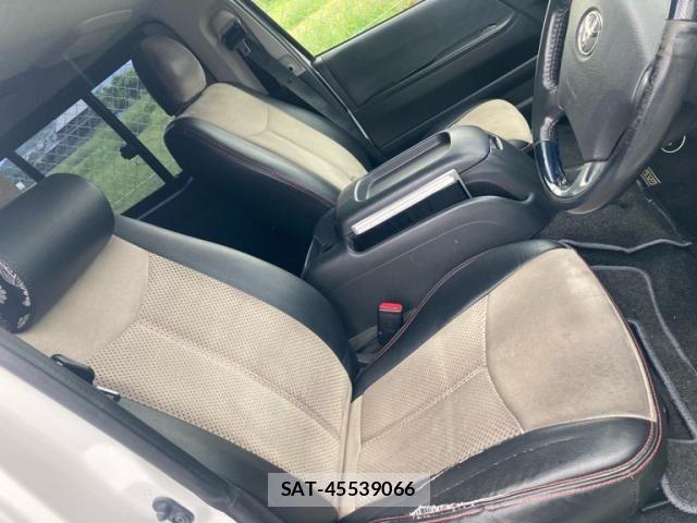 Toyota HIACE VAN 2013-09 8782398-12