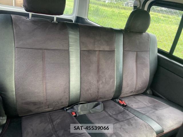 Toyota HIACE VAN 2013-09 8782398-14