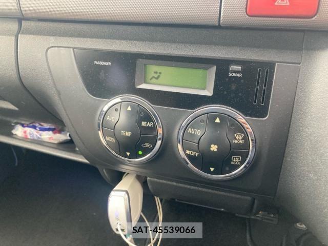 Toyota HIACE VAN 2013-09 8782398-17