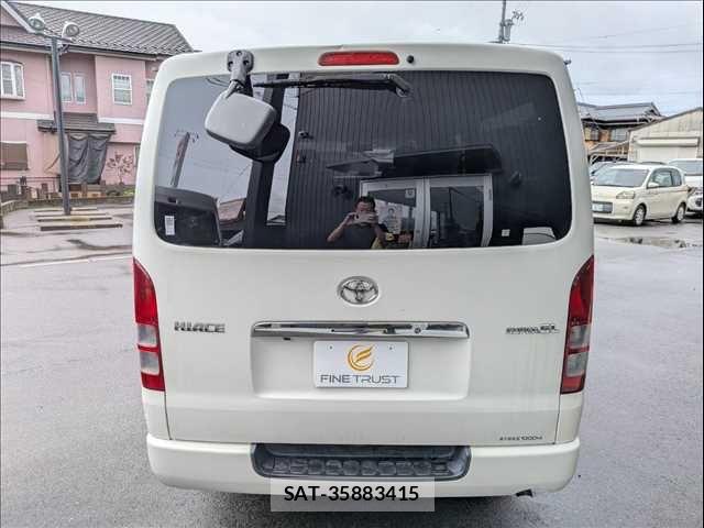 Toyota HIACE VAN 2007-01 8782406-17