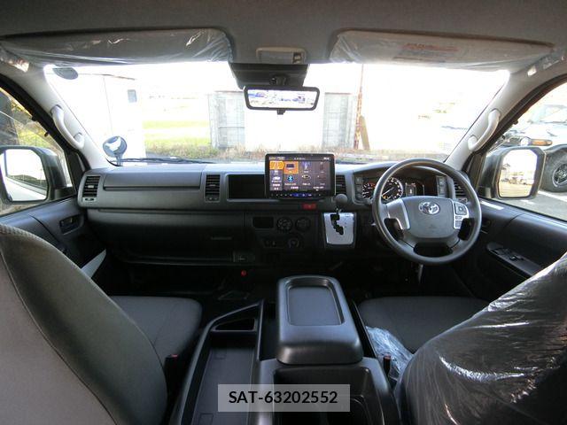 Toyota HIACE VAN 2023-05 8782380-2
