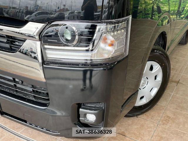Toyota HIACE VAN 2026-07 8782382-11