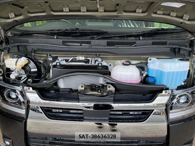 Toyota HIACE VAN 2026-07 8782382-17