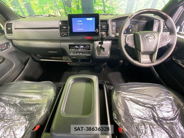 Toyota HIACE VAN 2026-07 8782382-1