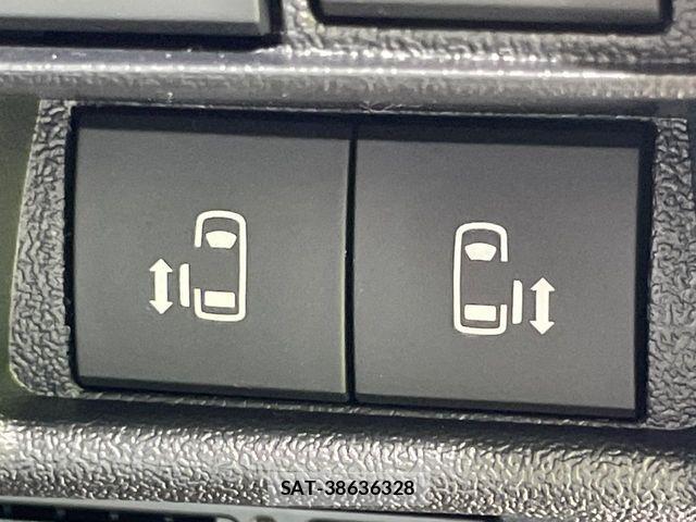 Toyota HIACE VAN 2026-07 8782382-4
