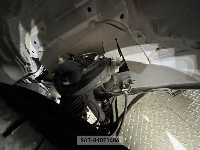 Toyota HIACE VAN 2019-12 8782385-19