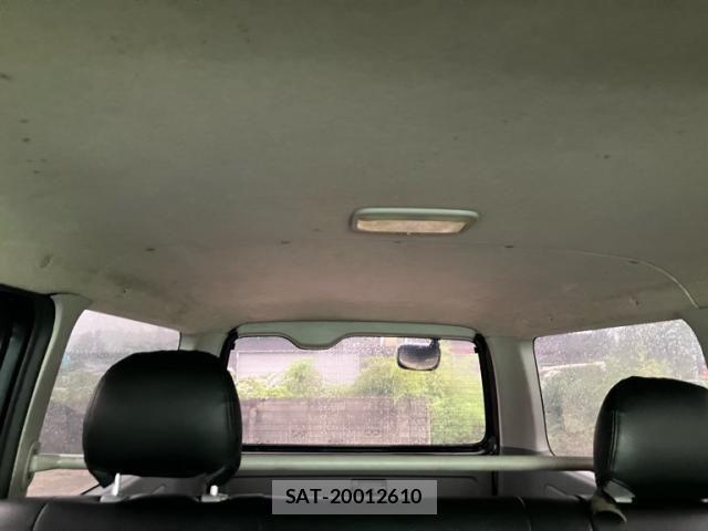 Toyota HIACE VAN 2004-09 8782408-21