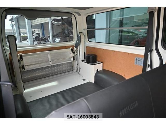 Toyota HIACE VAN 2021-08 8782384-14