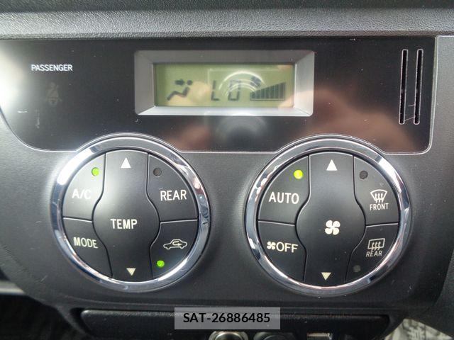 Toyota HIACE VAN 2013-04 8782405-18