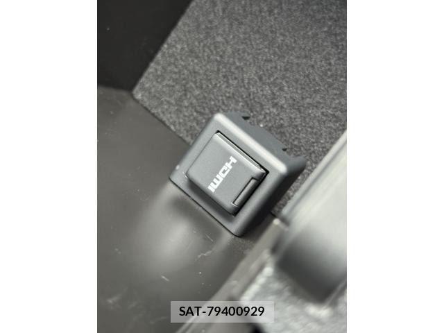 Toyota HIACE VAN 2021-12 8782388-29