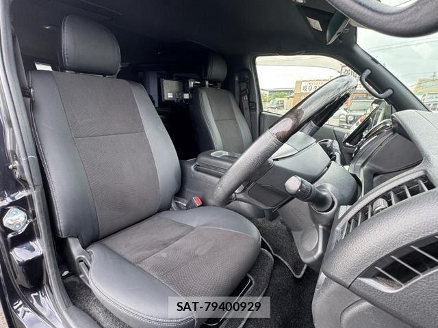 Toyota HIACE VAN 2021-12 8782388-8