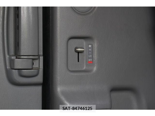 Toyota HIACE VAN 2008-11 8797766-15