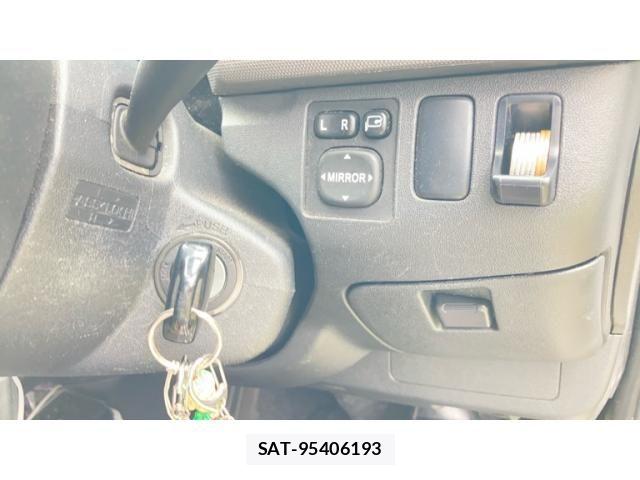 Toyota HIACE VAN 2011-07 8797768-18