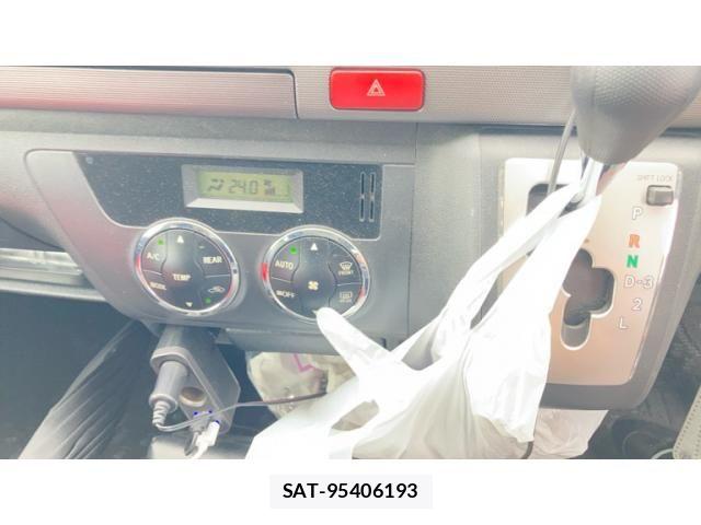 Toyota HIACE VAN 2011-07 8797768-19