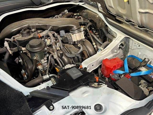 Toyota HIACE VAN 2023-09 8797761-13