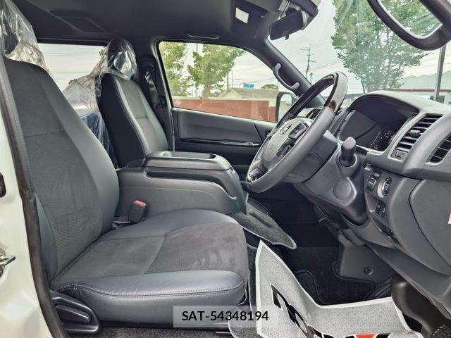 Toyota HIACE VAN 2025-09 8797759-9