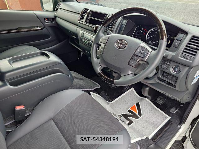 Toyota HIACE VAN 2025-09 8797759-10